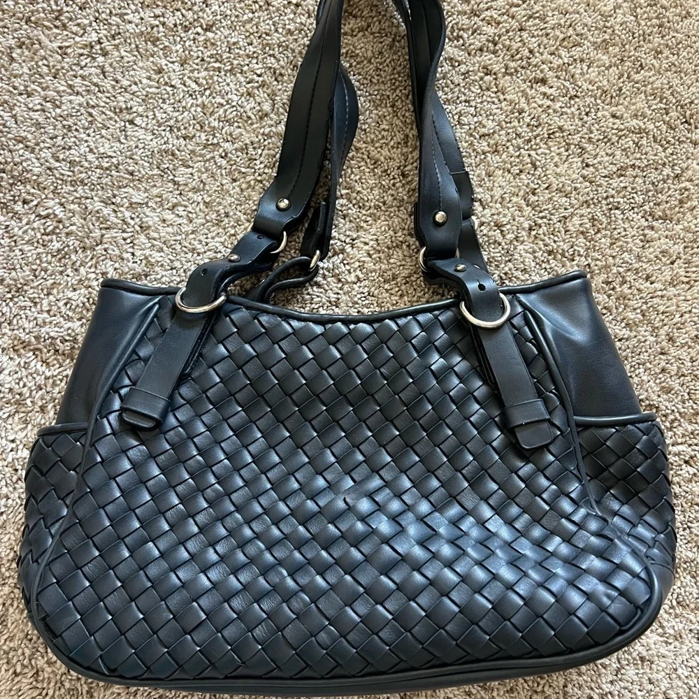 St.Johns Bay genuine leather shoulder bag dark navy almost black